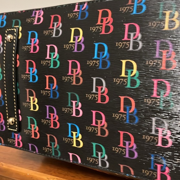 Dooney & Bourke Logo DB75 Nelly Tote - Picture 5 of 12